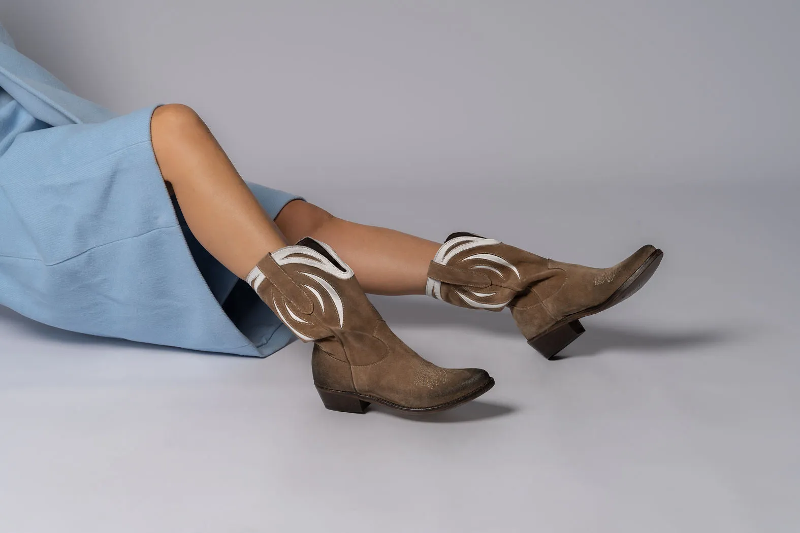 BAILEY Keep Cowboy Boots in Sand
