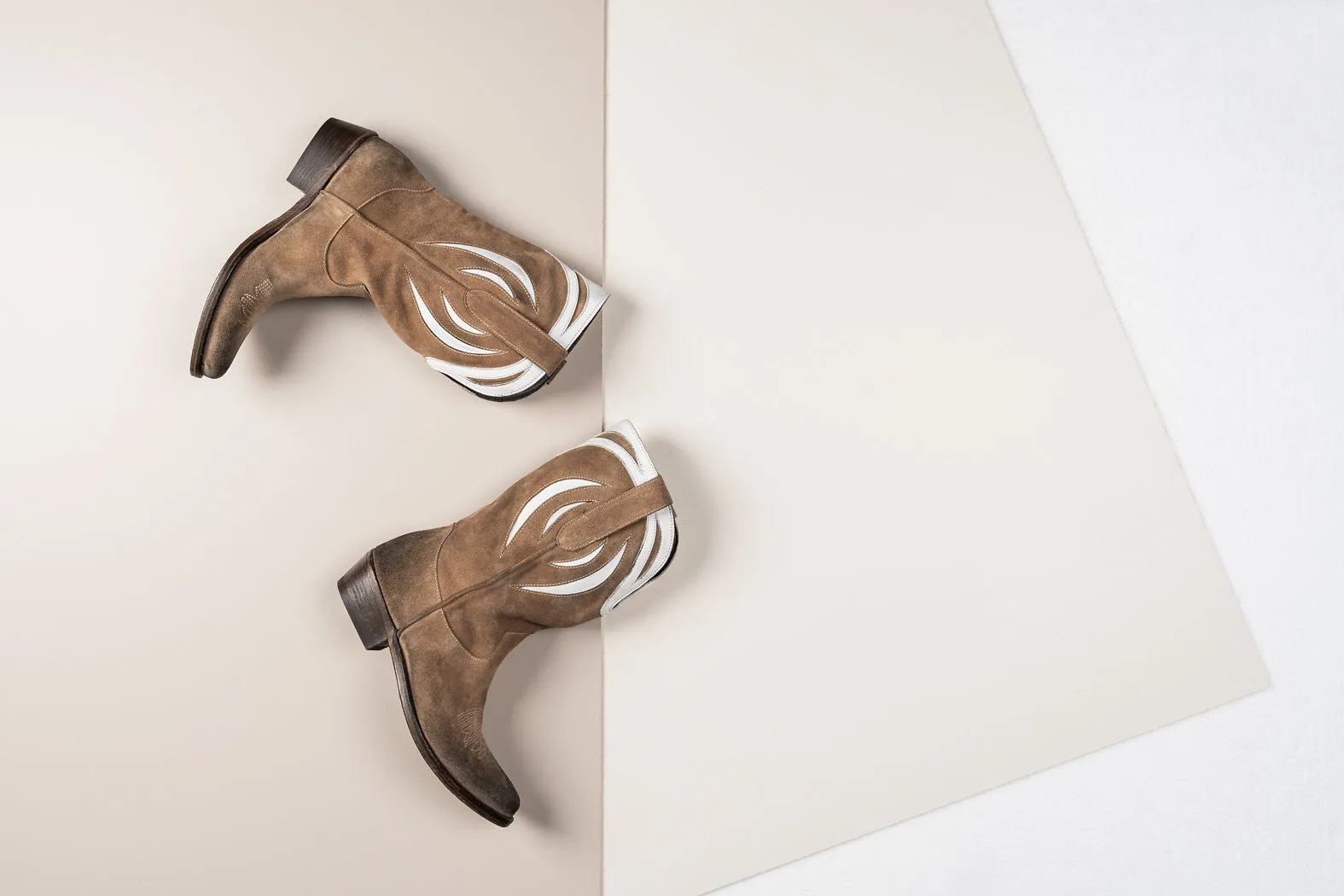 BAILEY Keep Cowboy Boots in Sand