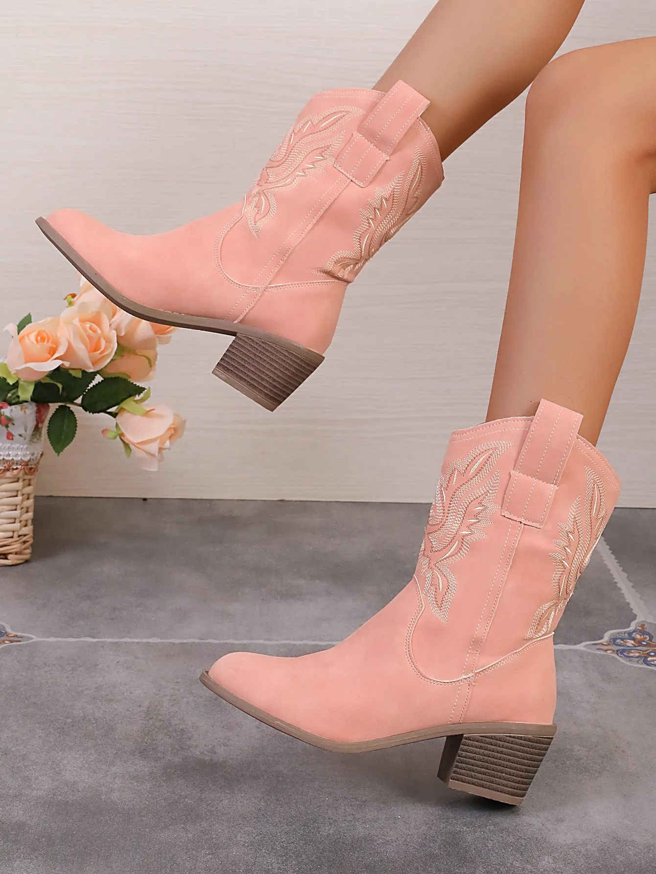 Stylish Pointed Toe Western Cowgirl Boots