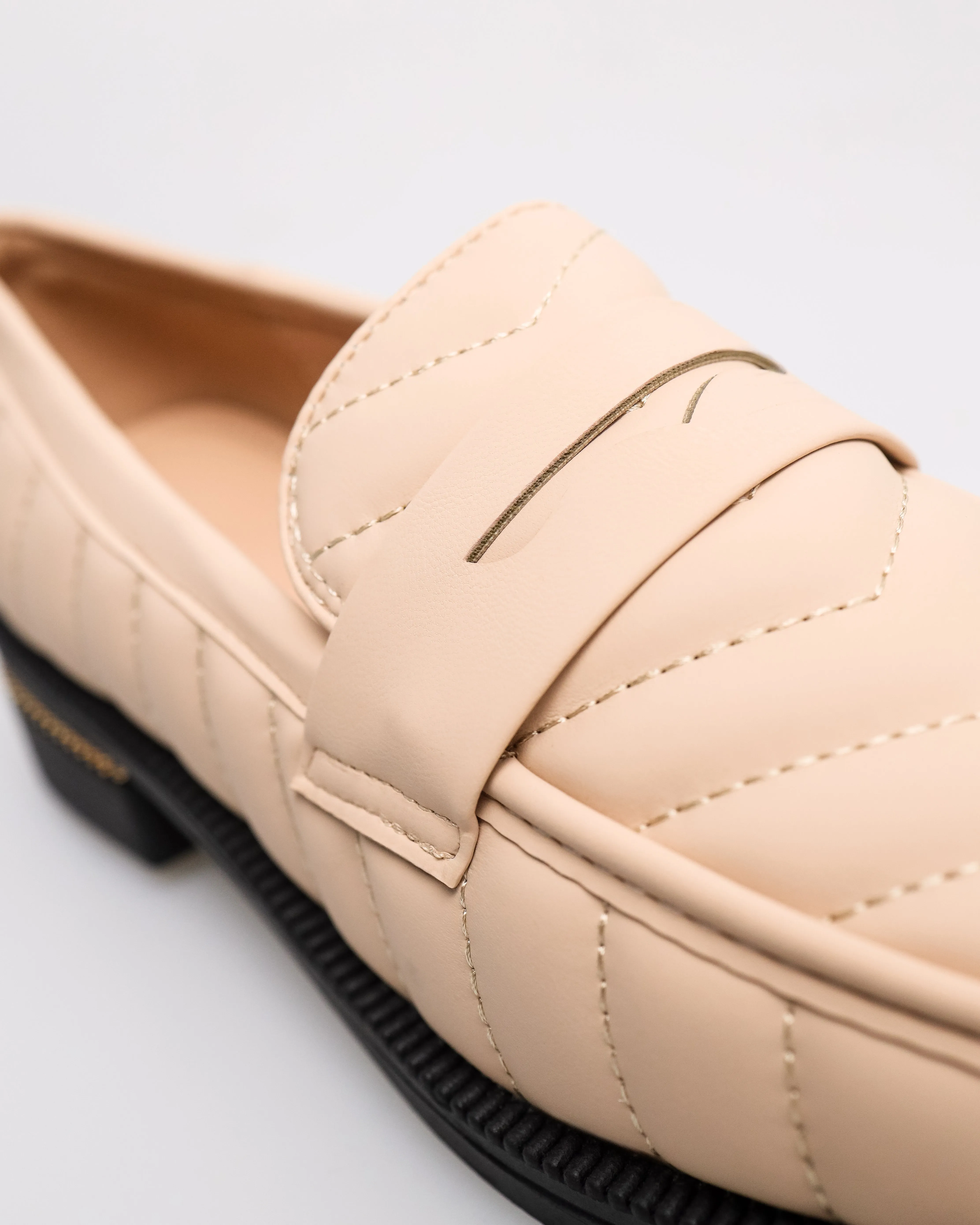 Tomaz FL079 Ladies Quilted Elegance Penny Loafers