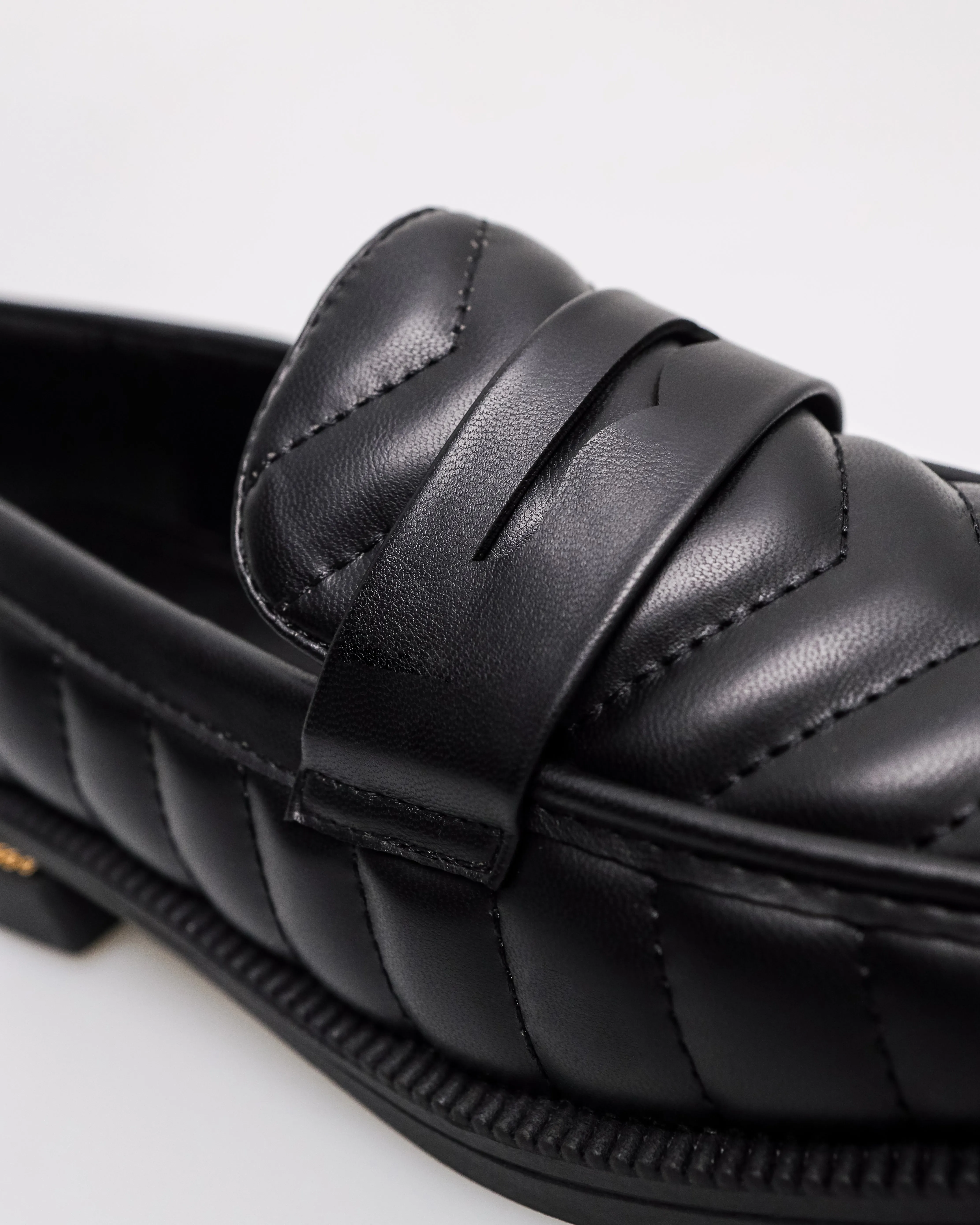 Tomaz FL079 Ladies Quilted Elegance Penny Loafers